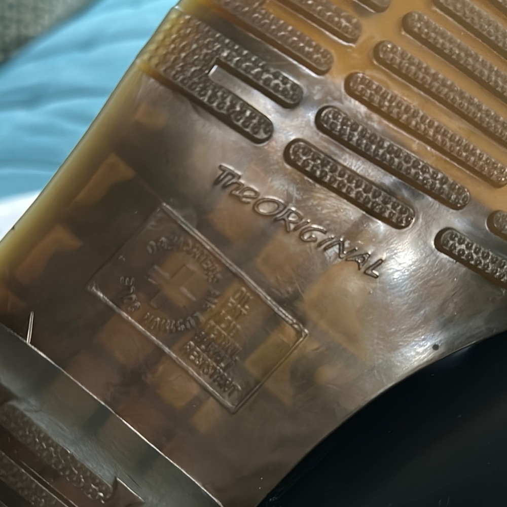 NWT Dr. Martens Black Chelsea Boots. - Picture 5 of 5